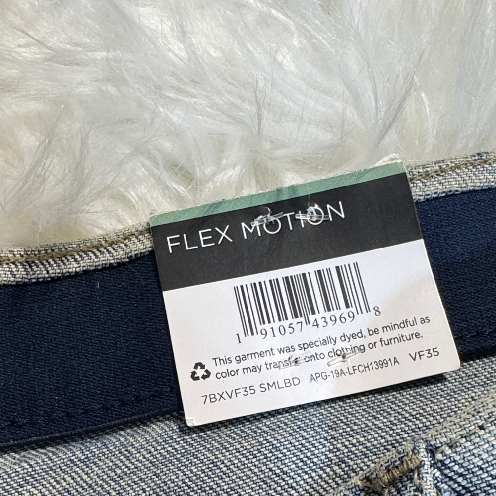 Lee Women's Classic Blue Jean Shorts - Picture 5 of 8